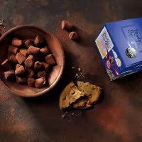 Trufe de ciocolata neagra cu bucatele de biscuiti Monty 100g