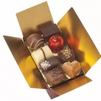 Cutie cu praline asortate de ciocolata belgiana Red Heart Valentino 200g