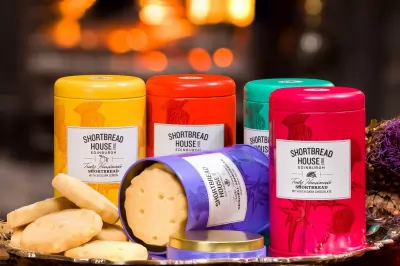 Biscuiti artizanali cu unt, portocala si fulgi de ciocolata Shortbread 140g